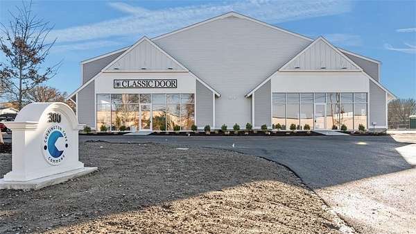 3.86 Acres of Improved Commercial Land for Sale in Middletown, Rhode Island