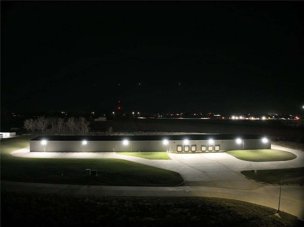 6 Acres of Improved Commercial Land for Sale in Waterloo, Iowa