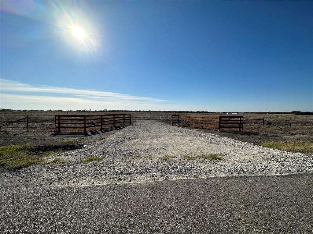 15 Acres of Land for Sale in Ennis, Texas