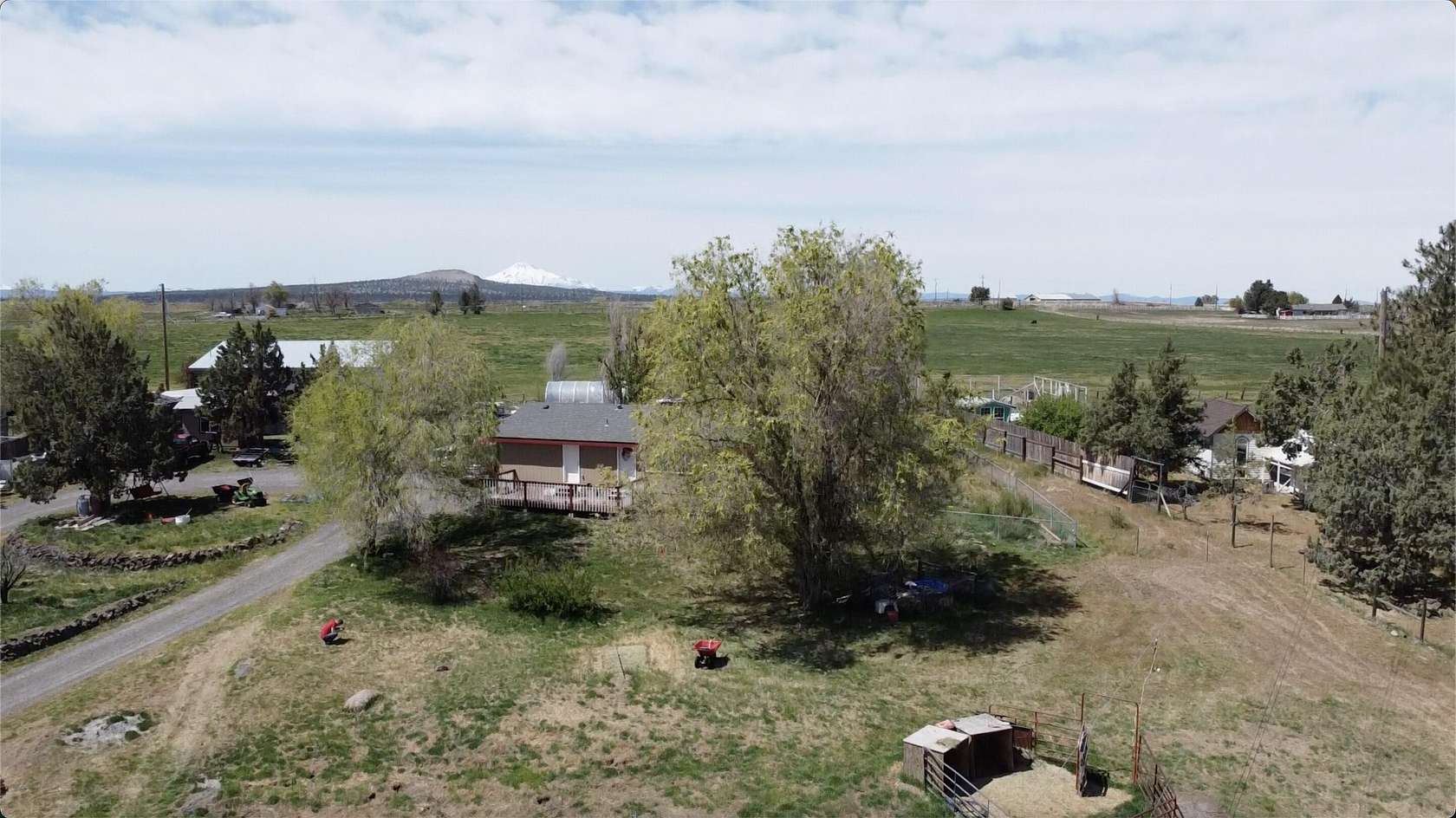 2.28 Acres of Residential Land with Home for Sale in Madras, Oregon