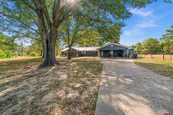 5.08 Acres of Residential Land with Home for Sale in Flint, Texas