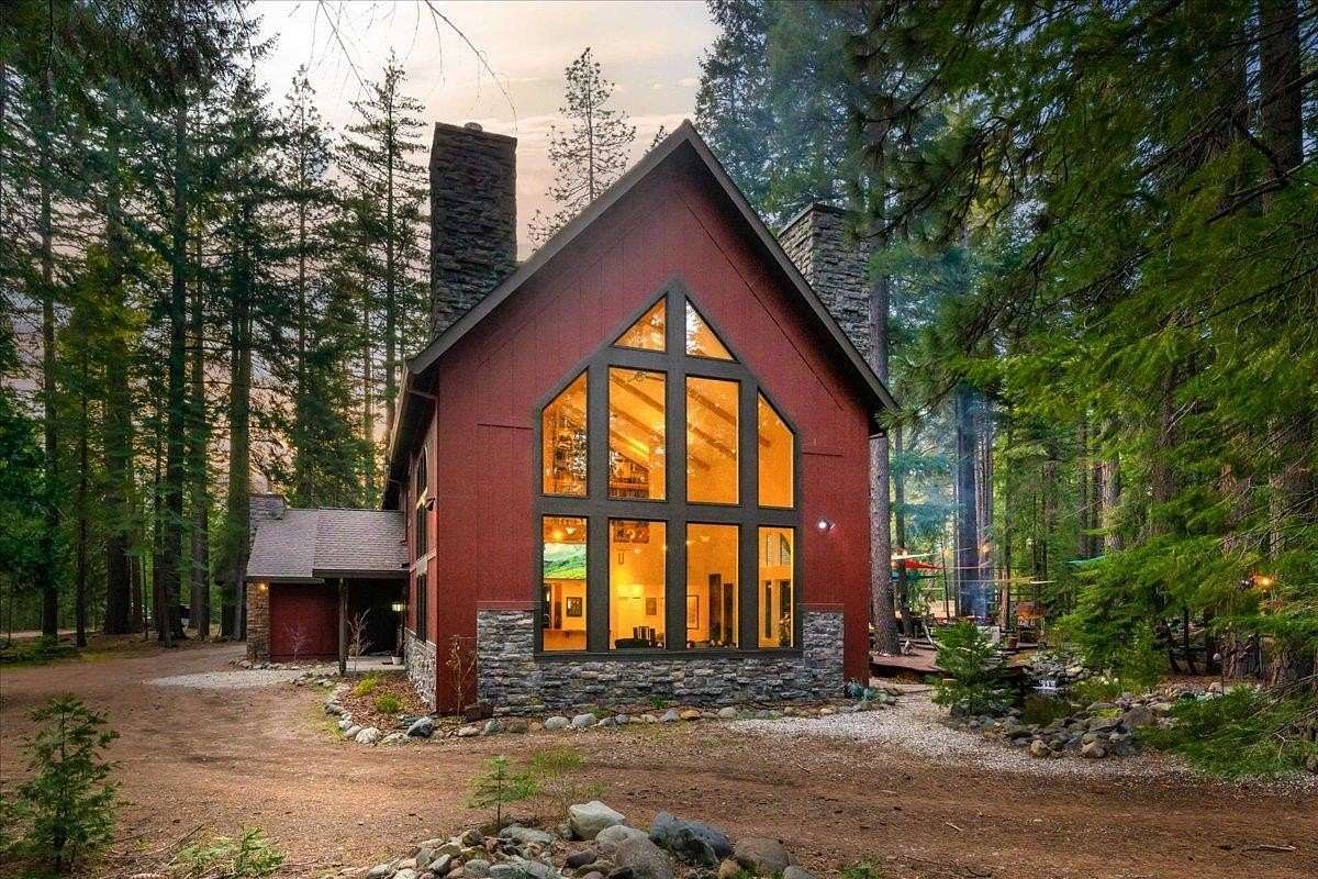 17.6 Acres of Land with Home for Sale in Mount Shasta, California