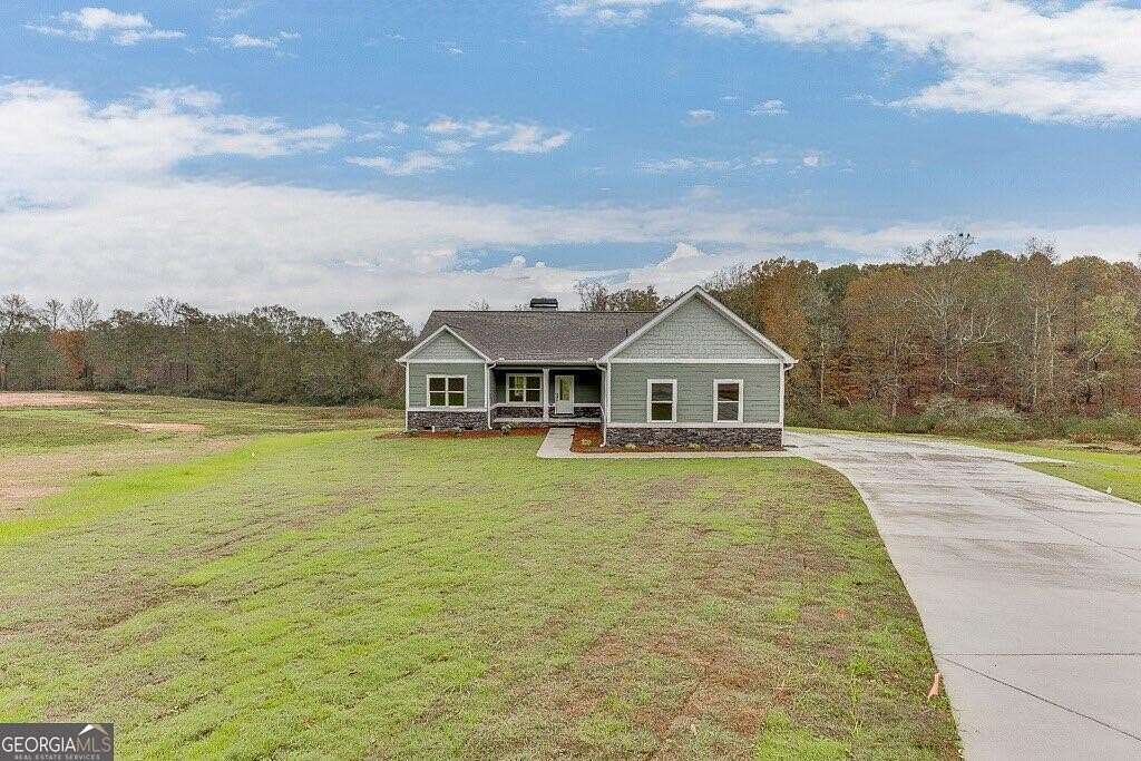 4.854 Acres of Residential Land with Home for Sale in Martin, Georgia