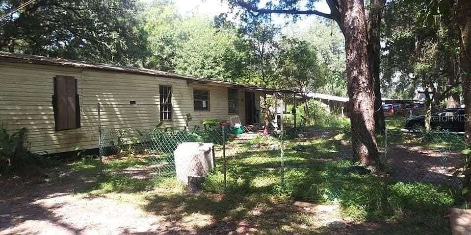 0.99 Acres of Land with Home for Sale in Lakeland, Florida