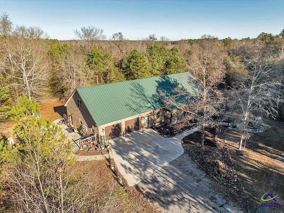 80.22 Acres of Land with Home for Sale in Byron, Georgia