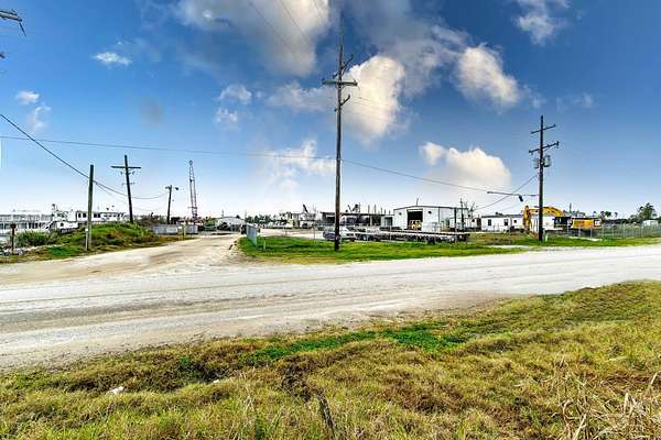 15.2 Acres of Improved Commercial Land for Sale in Houma, Louisiana
