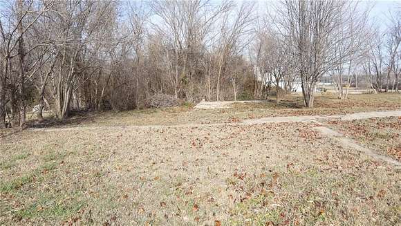 1.75 Acres of Residential Land for Sale in Chanute, Kansas