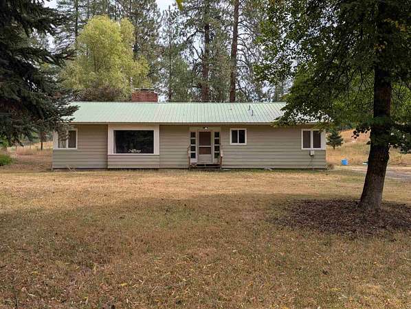 10 Acres of Land with Home for Sale in Clayton, Washington