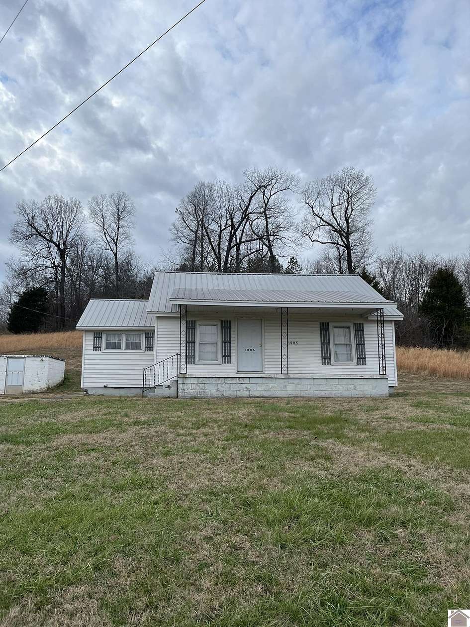 2.52 Acres of Residential Land with Home for Sale in Benton, Kentucky