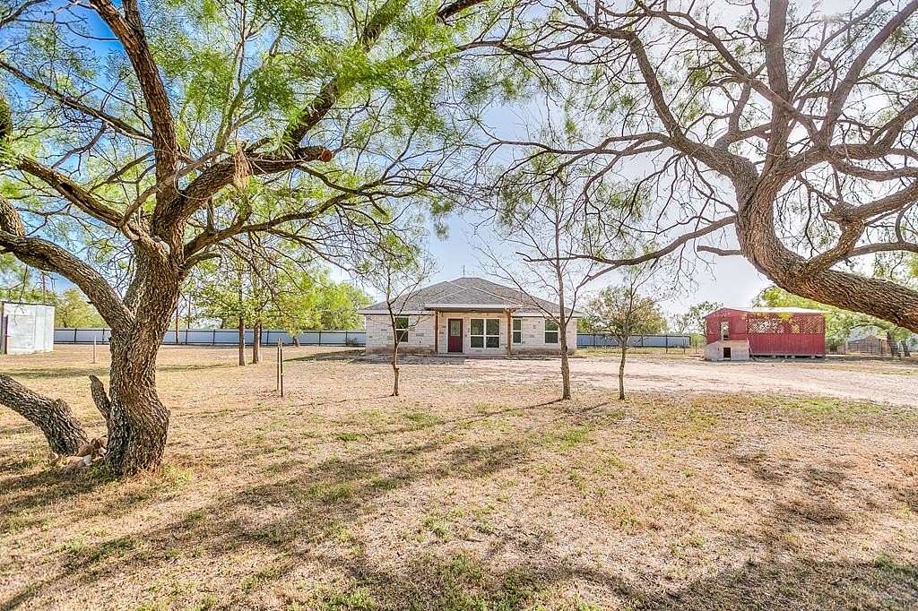 5 Acres of Residential Land with Home for Sale in Carlsbad, Texas