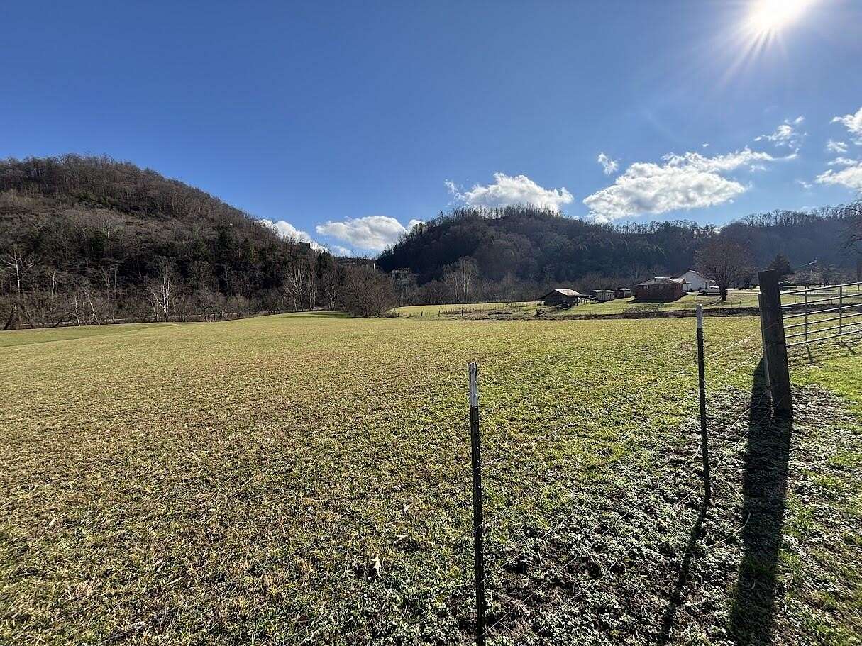 10 Acres of Land for Sale in Pineville, Kentucky