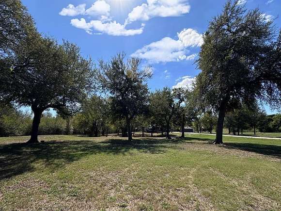 4 Acres of Residential Land with Home for Sale in Trenton, Texas