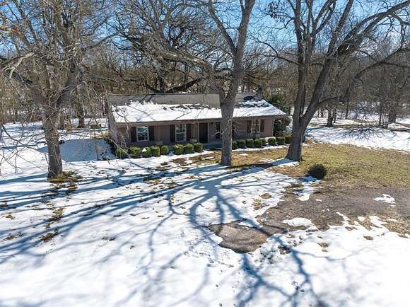 13.3 Acres of Land with Home for Sale in Whitewright, Texas