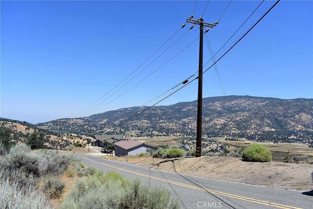 10.23 Acres of Land for Sale in Bear Valley Springs, California