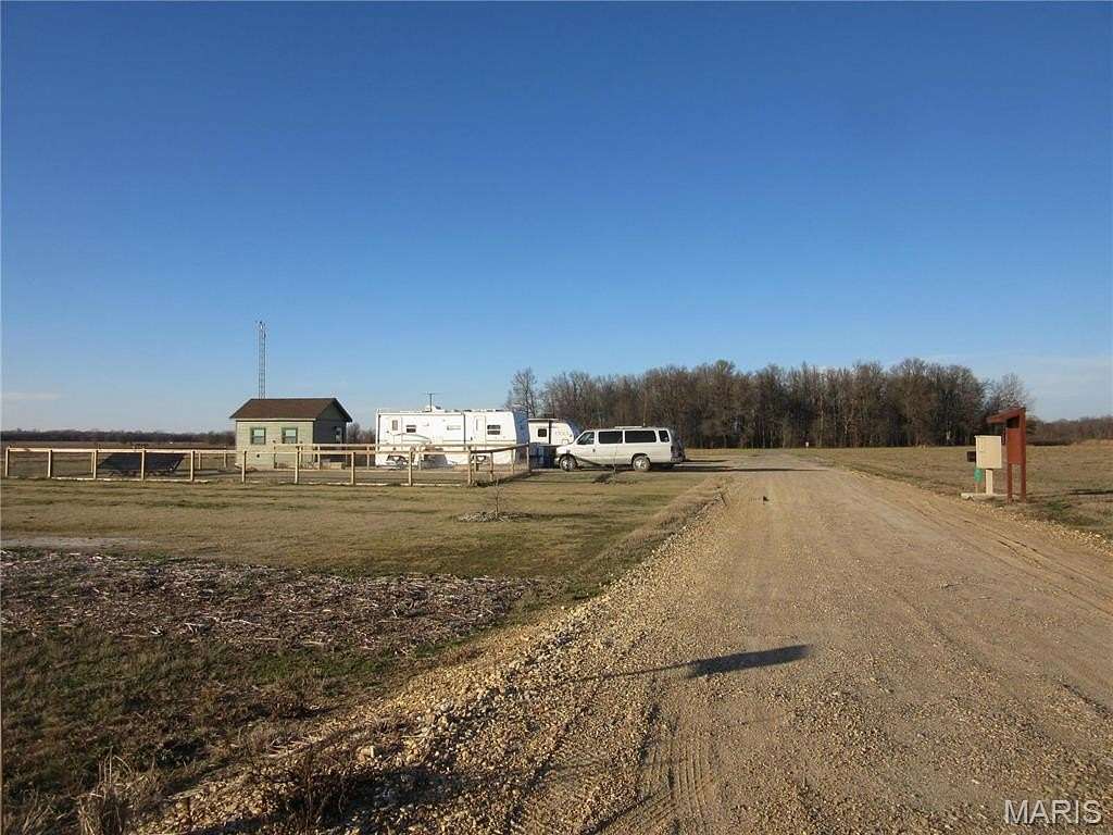 15 Acres of Improved Land for Sale in Campbell, Missouri