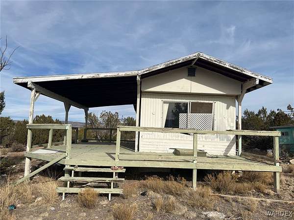 1 Acre of Residential Land with Home for Sale in Seligman, Arizona