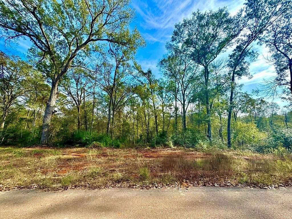 5 Acres of Residential Land for Sale in Nacogdoches, Texas