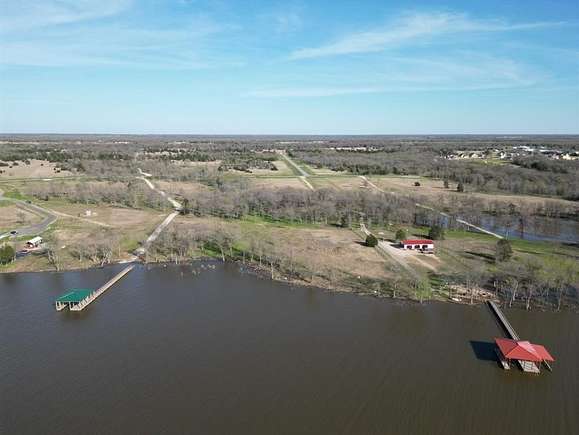 1.01 Acres of Land for Sale in East Tawakoni, Texas