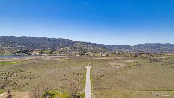 12.95 Acres of Land for Sale in Tehachapi, California