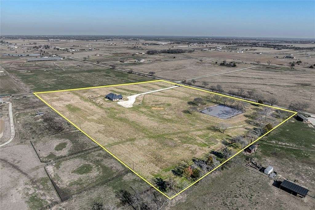 12.6 Acres of Land with Home for Sale in Whitesboro, Texas