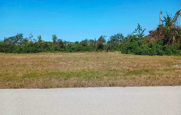 Residential Land for Sale in Cape Coral, Florida