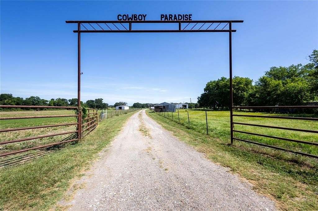 16 Acres of Land for Sale in Greenville, Texas