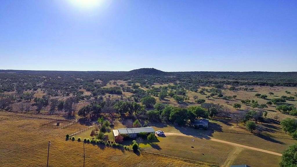 347 Acres of Agricultural Land with Home for Sale in Fredonia, Texas