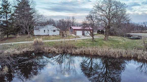 4.73 Acres of Residential Land with Home for Sale in Jerseyville, Illinois