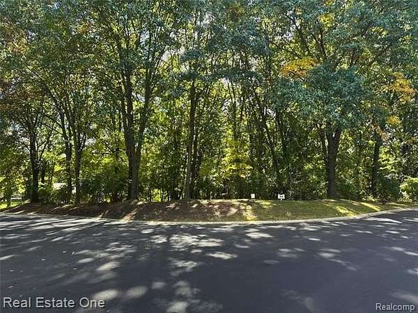 1 Acre of Residential Land for Sale in Highland Township, Michigan