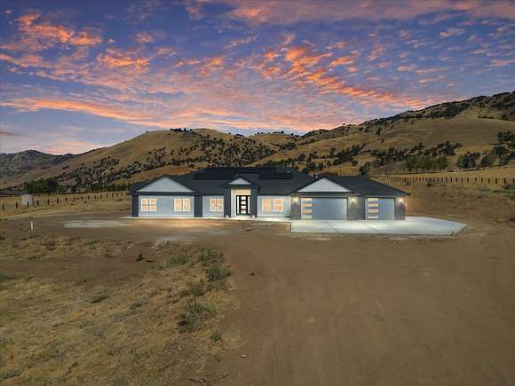 5.02 Acres of Residential Land with Home for Sale in Tehachapi, California