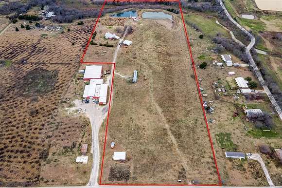 17.32 Acres of Land with Home for Sale in Venus, Texas