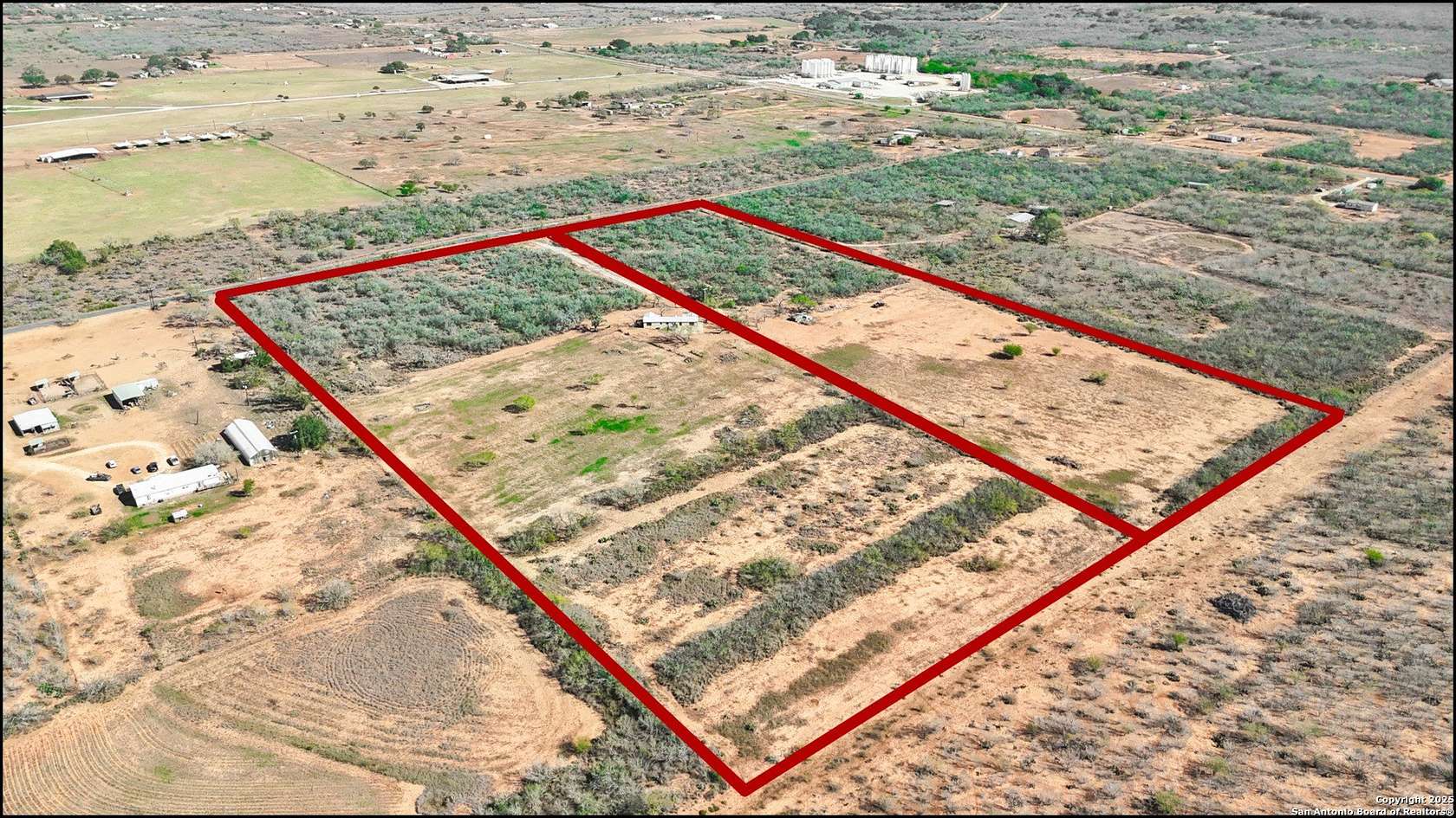 12.6 Acres of Recreational & Residential Land for Sale in Jourdanton, Texas
