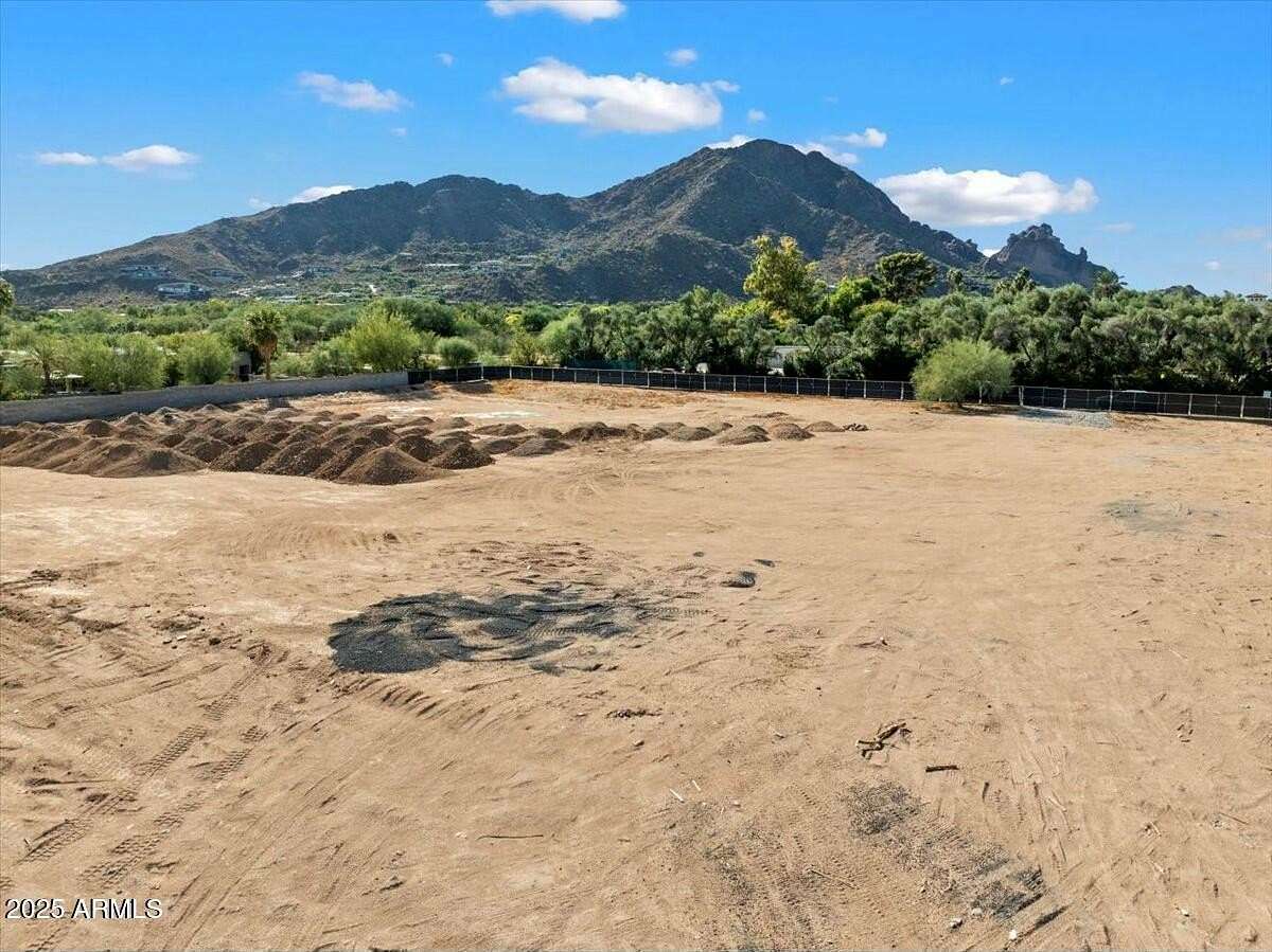 2.25 Acres of Residential Land for Sale in Paradise Valley, Arizona