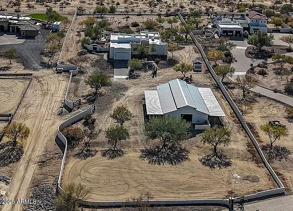 2.46 Acres of Residential Land with Home for Sale in Scottsdale, Arizona