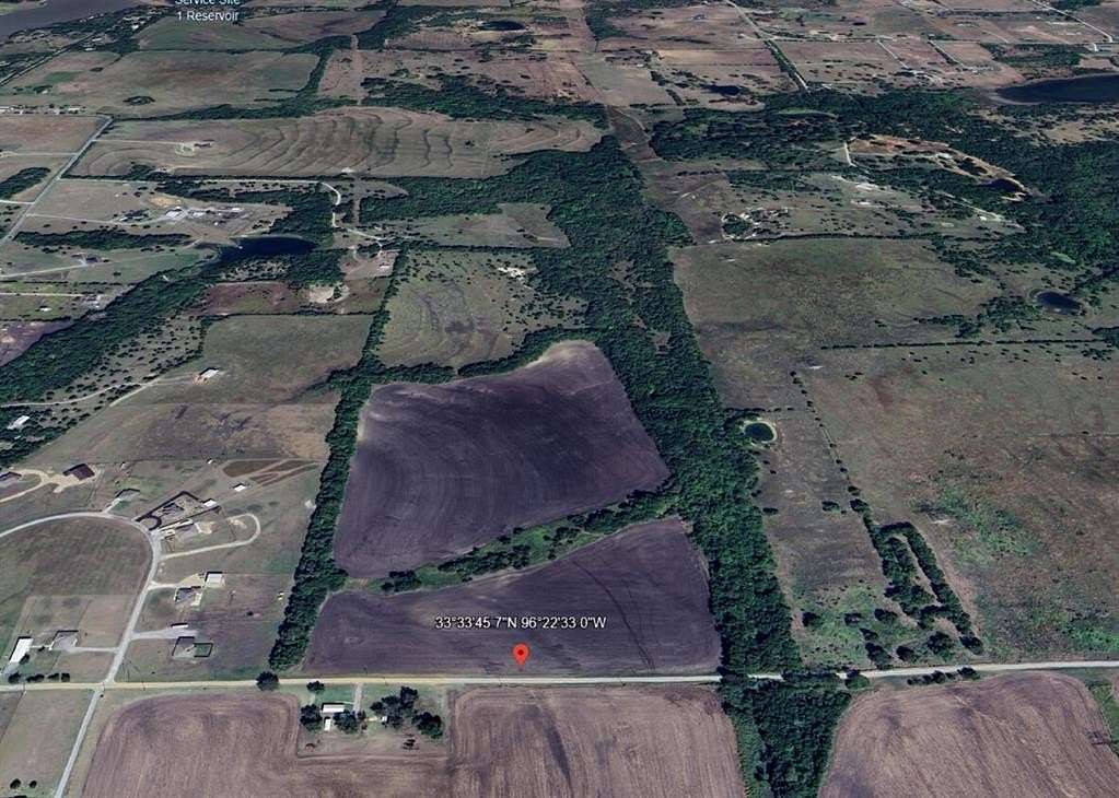 89.85 Acres of Land for Sale in Savoy, Texas