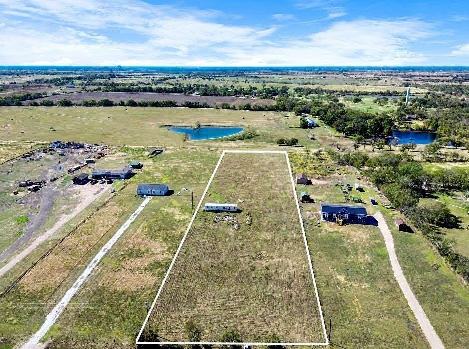 2.996 Acres of Residential Land with Home for Sale in Mart, Texas