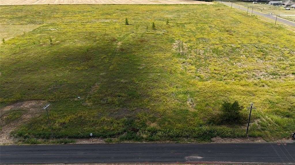 2 Acres of Residential Land for Sale in Farmersville, Texas