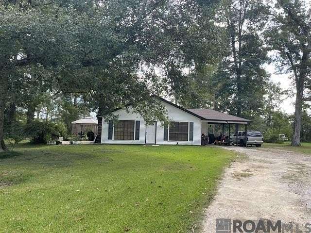 3.65 Acres of Residential Land with Home for Sale in Livingston, Louisiana