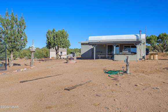 5.01 Acres of Residential Land with Home for Sale in Kingman, Arizona