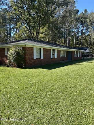 13 Acres of Recreational Land with Home for Sale in Conehatta, Mississippi