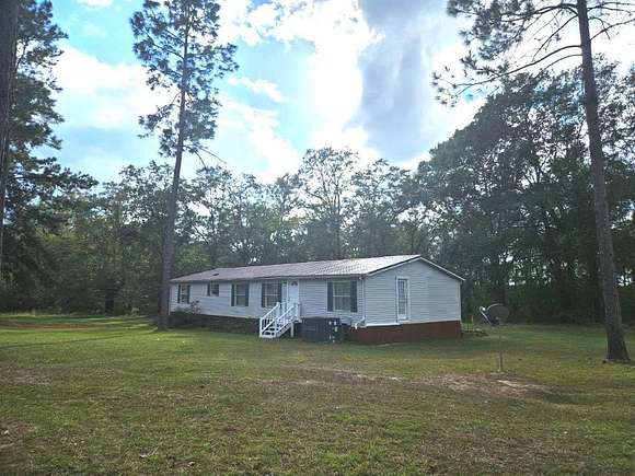 4.9 Acres of Residential Land with Home for Sale in Fitzgerald, Georgia