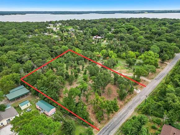 1.653 Acres of Residential Land for Sale in Gordonville, Texas