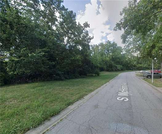 1.37 Acres of Residential Land for Sale in Independence, Missouri