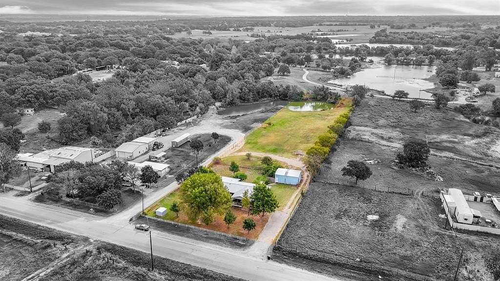 2.5 Acres of Residential Land with Home for Sale in Combine, Texas