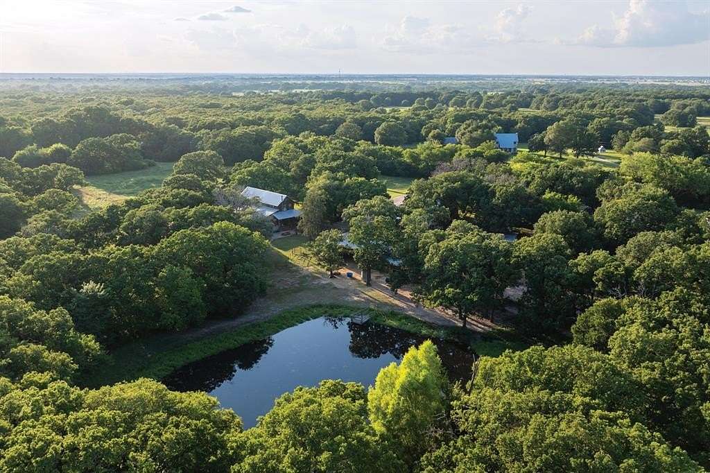 34 Acres of Land with Home for Sale in Kaufman, Texas