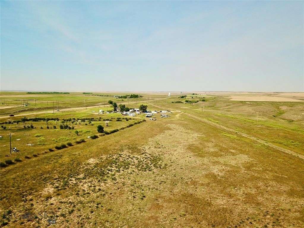 28 Acres of Land with Home for Sale in Fort Benton, Montana