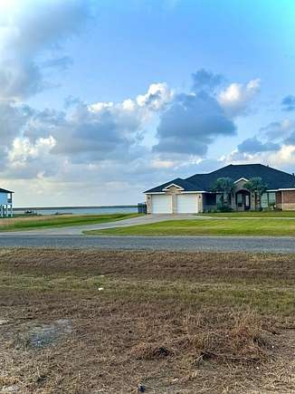 1 Acre of Residential Land for Sale in Rockport, Texas