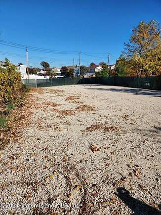 0.7 Acres of Residential Land for Sale in Staten Island, New York