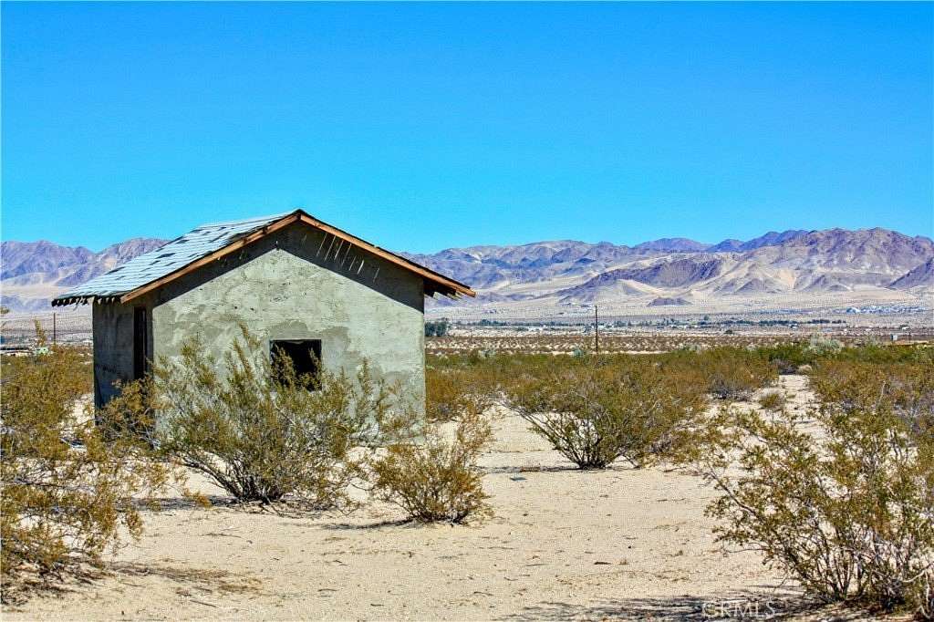 5 Acres of Improved Residential Land for Sale in Twentynine Palms, California