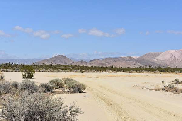 5 Acres of Residential Land for Sale in Mojave, California